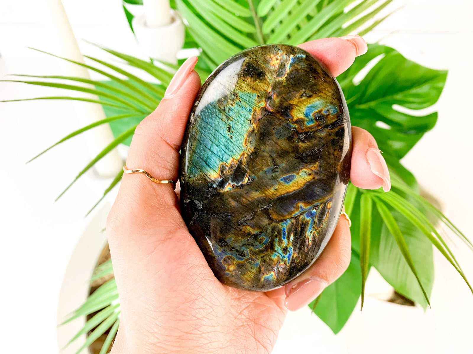 Natural Labradorite Palm Stone: Healing Crystal, Intuition & Protection