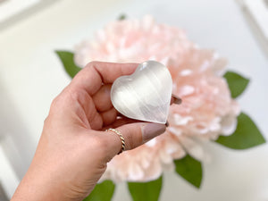 Selenite Heart Crystal – Pocket-Sized Healing Stone – White Gemstone Heart – Energy Cleansing & Spiritual Gift