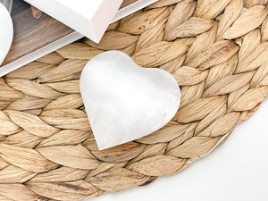 Selenite Heart Crystal – Pocket-Sized Healing Stone – White Gemstone Heart – Energy Cleansing & Spiritual Gift