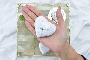 Howlite Crystal Heart: Calming Meditation Stone