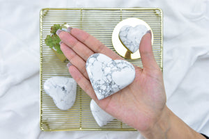 Howlite Crystal Heart: Calming Meditation Stone