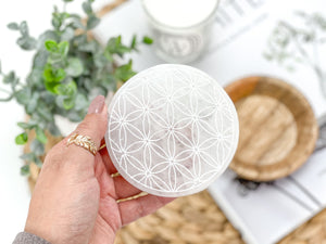 Etched Selenite Charging Plate – Flower of Life Design – Crystal Grid & Energy Cleanse Tool
