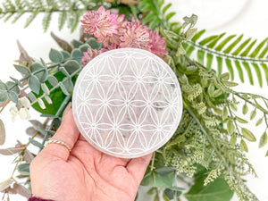 Etched Selenite Charging Plate – Flower of Life Design – Crystal Grid & Energy Cleanse Tool