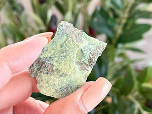 Raw Serpentine Crystals: Healing Stones for Home Decor & Crystal Grids