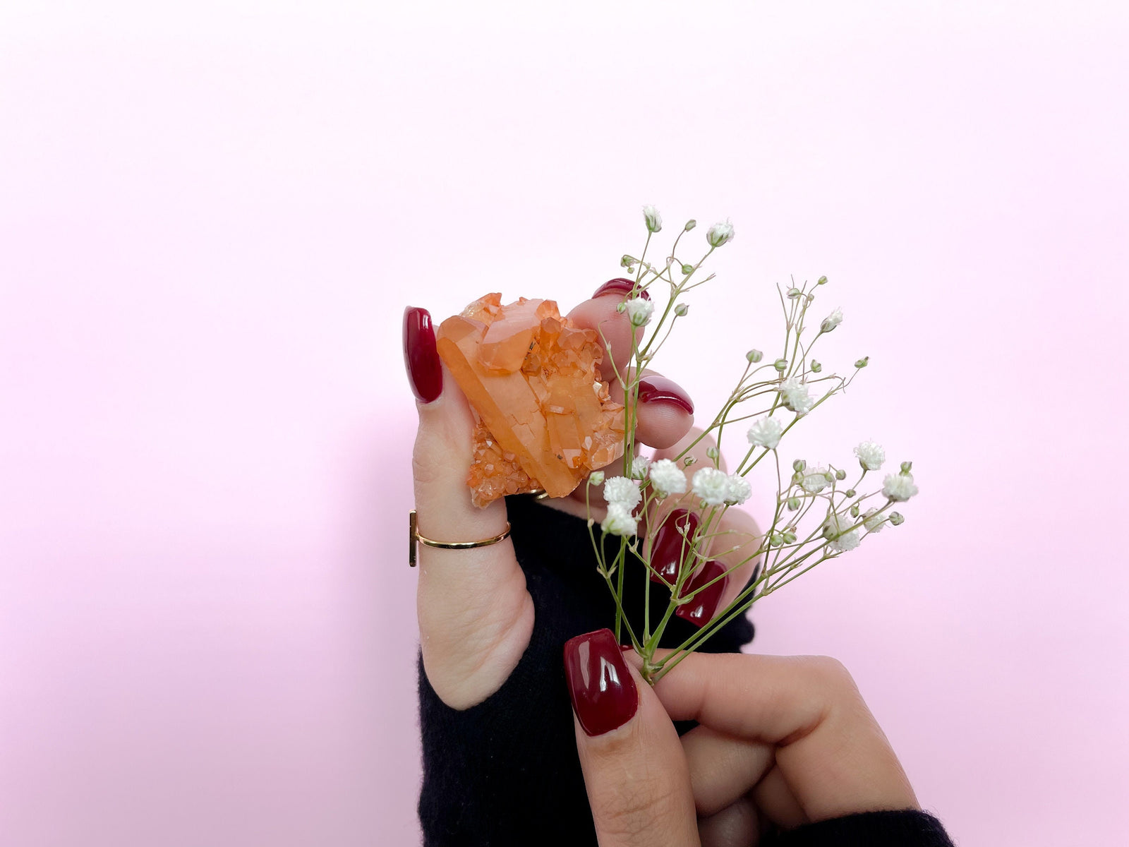 Tangerine Quartz Cluster – Raw Healing Crystal – Sacral Chakra Stone – Energy Cleanse & Spiritual Decor