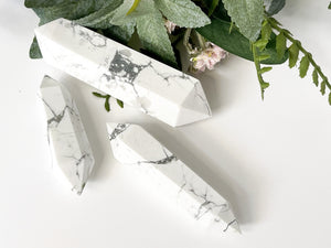 Howlite, Crystals, Howlite Points. A Must-Have for Meditation, Crystal Healing, and Home Decor