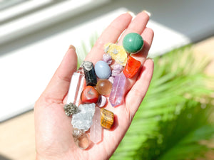 Selenite Bowl with Healing Crystal Set: Amethyst, Quartz, Aventurine