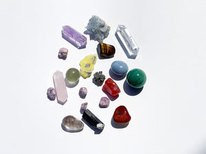 Selenite Bowl with Healing Crystal Set: Amethyst, Quartz, Aventurine