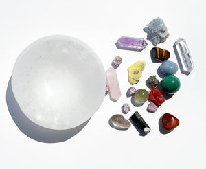 Selenite Bowl with Healing Crystal Set: Amethyst, Quartz, Aventurine