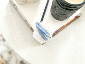 Selenite Plate & Blue Kyanite Crystal Set : Amplify Your Intuition and Energize Your Space