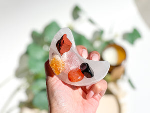 Aries Zodiac Crystal Set: Selenite Moon Bowl, Red Jasper, Carnelian, Citrine, Onyx & Rose Quartz