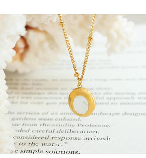 Minimalist Oval Shell Pendant Necklace – 18K Gold Plated Titanium Steel, Geometric Design, Fade-Resistant
