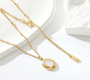 Minimalist Oval Shell Pendant Necklace – 18K Gold Plated Titanium Steel, Geometric Design, Fade-Resistant