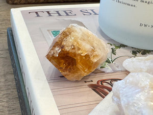 Raw Citrine Crystal Points: Ethically Sourced Healing Stone