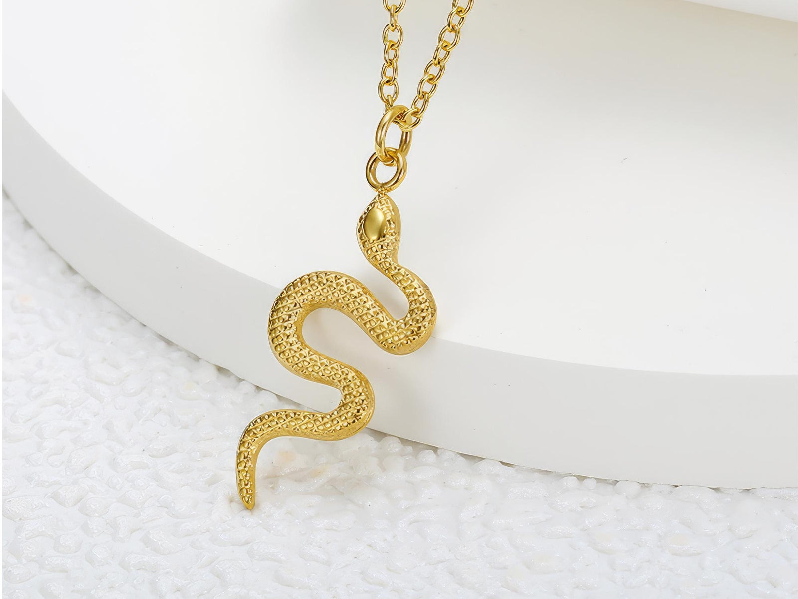 Minimalist Snake Pendant Necklace – 18K Gold-Plated Titanium Steel