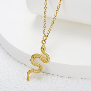 Minimalist Snake Pendant Necklace – 18K Gold-Plated Titanium Steel