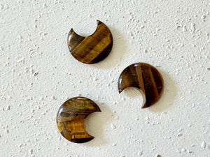 Tiger Eye Crescent Moon: Polished Pocket Stone for Confidence (30mm)