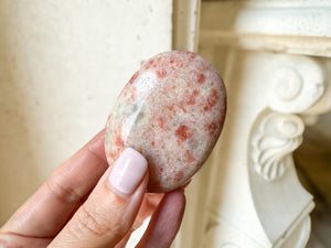 Sunstone Palm Stone: Joy & Confidence Crystal for Reiki
