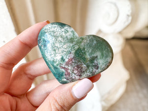 Green Stilbite Heart Crystal – Calming Zeolite Stone for Anxiety Relief, Chakra Healing & Spiritual Balance