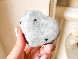 Rainbow Moonstone Heart Crystal | 4–6 cm Palm Stone for Intuition, Healing & Chakra Energy