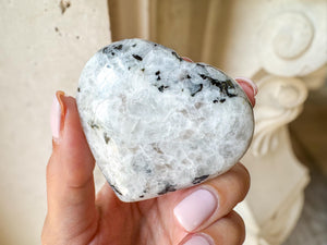 Rainbow Moonstone Heart Crystal | 4–6 cm Palm Stone for Intuition, Healing & Chakra Energy