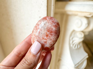 Sunstone Palm Stone: Joy & Confidence Crystal for Reiki