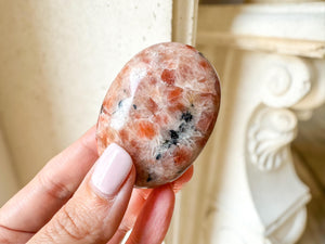 Sunstone Palm Stone: Joy & Confidence Crystal for Reiki