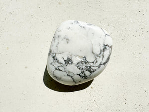 Howlite Tumbled Stones: Natural Calming Crystals for Meditation