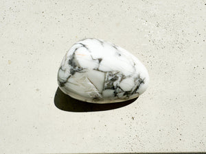 Howlite Tumbled Stones: Natural Calming Crystals for Meditation