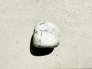 Howlite Tumbled Stones: Natural Calming Crystals for Meditation