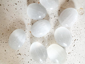 Selenite Tumbled Stones ( Set of 5 )  for Cleansing, Energy Healing, Chakra Balancing, Reiki, Meditation, Crystal Decor, Spiritual Gift