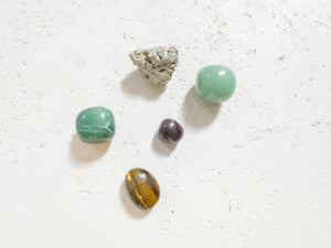 Abundance & Prosperity Crystal Set – Pyrite, Aventurine, Nephrite Jade, Garnet, Tiger’s Eye + Free Selenite Plate