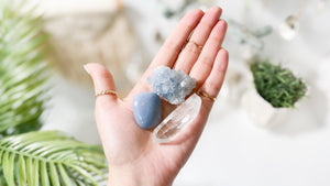 Healing Crystal Gift Set: Angelite, Celestite, Quartz & Selenite Stand