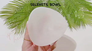 Selenite Charging Bowl: Crystal Cleansing, Altar Offering (4 Inch)