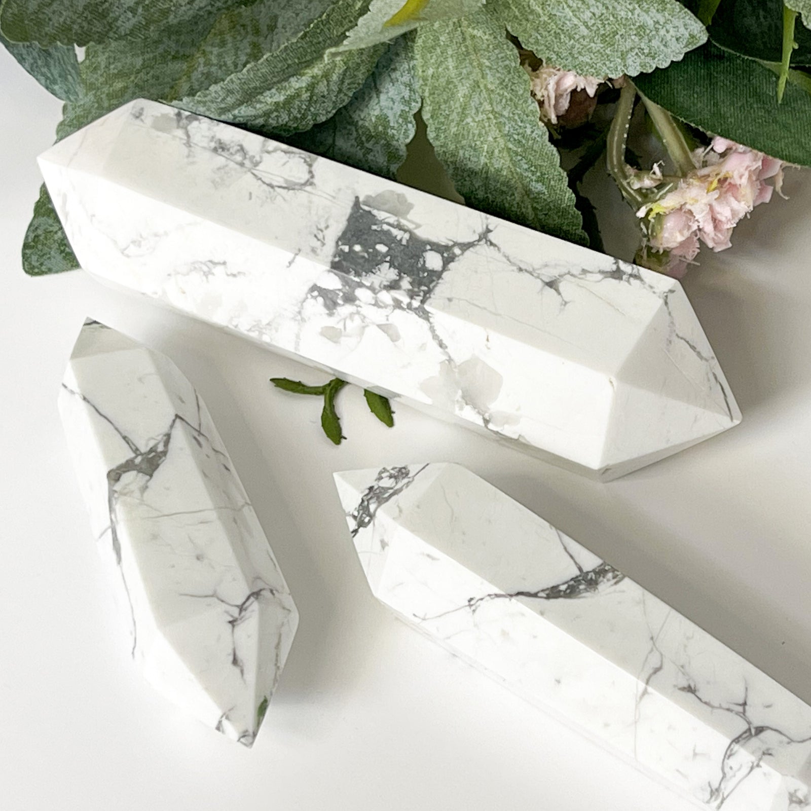 Howlite Double Points