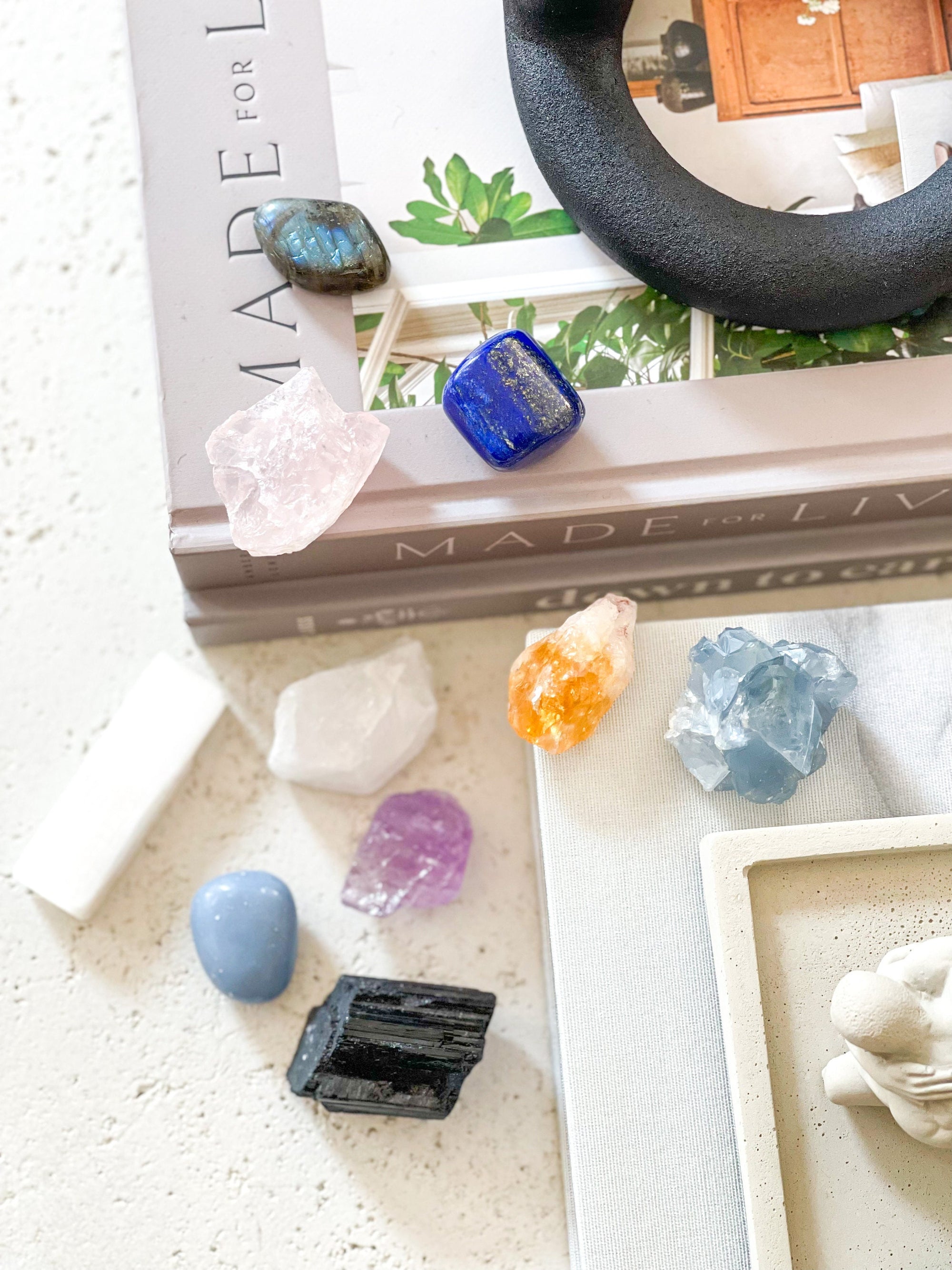 Ultimate Meditation Crystal Set: 10 Powerful Stones for Deep Relaxation, Spiritual Connection & Chakra Balancing - Cotton Pouch + Info Card